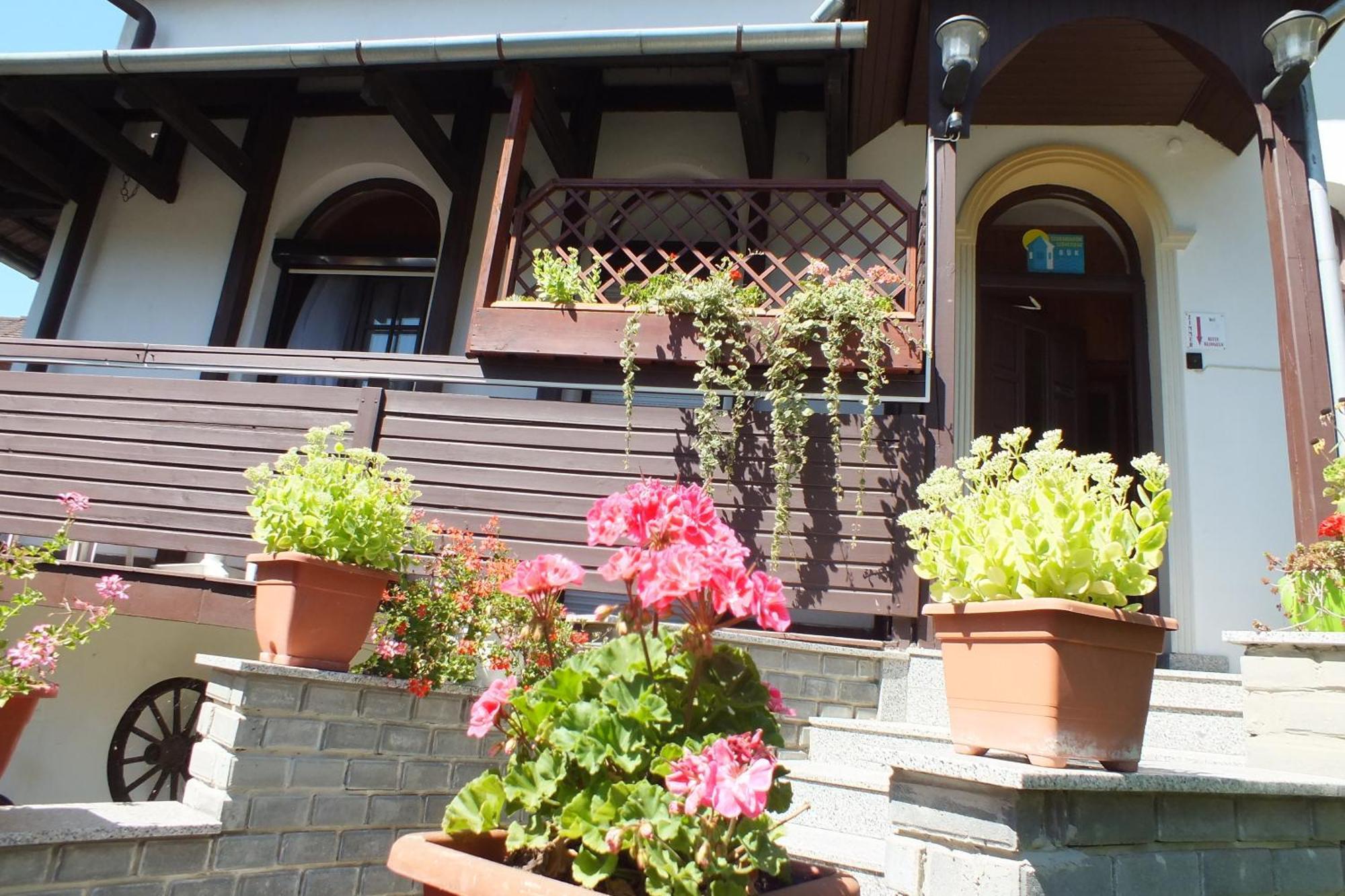 Feherlo Vendeghaz & Restaurant Бюк Экстерьер фото