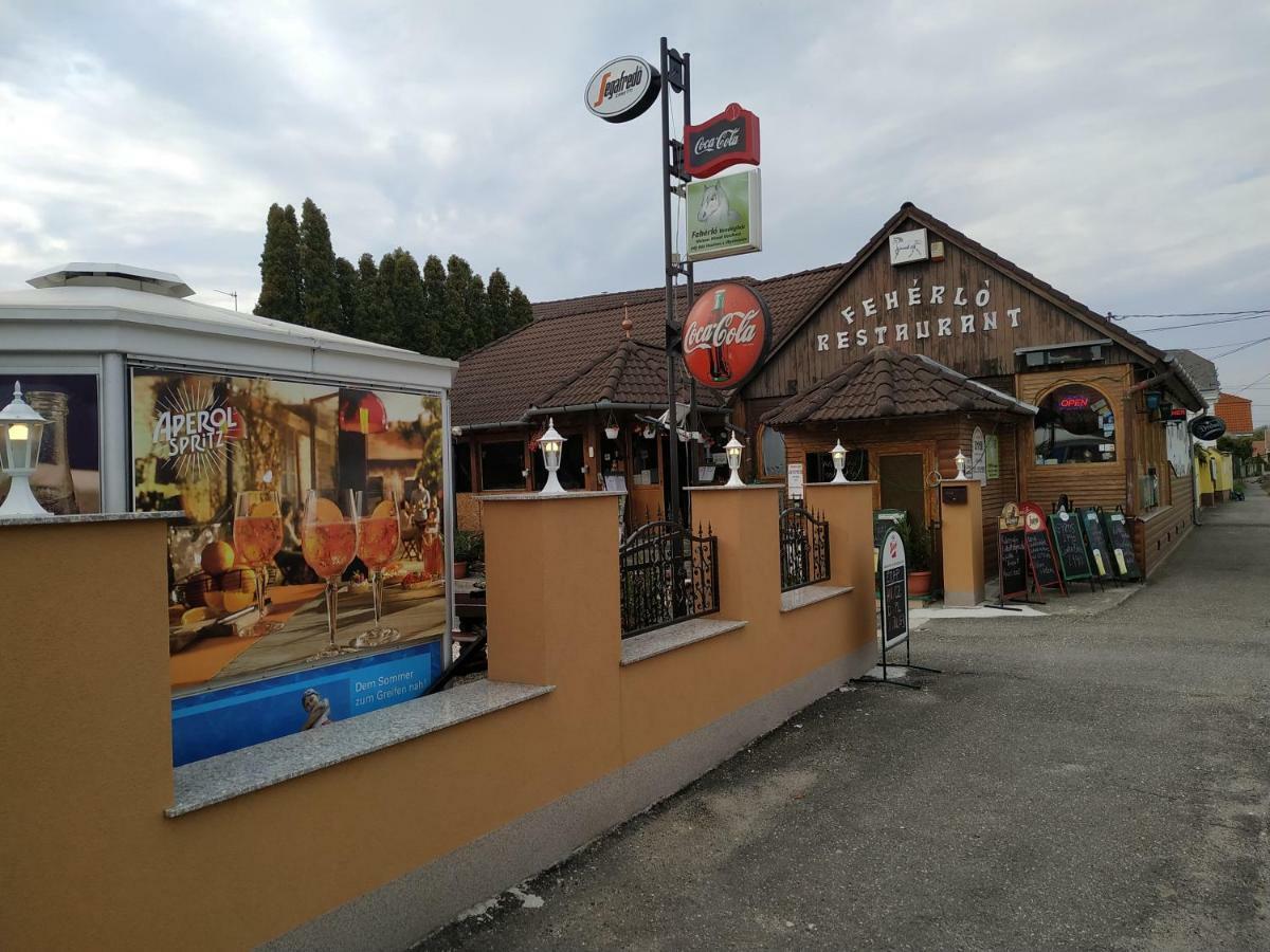 Feherlo Vendeghaz & Restaurant Бюк Экстерьер фото